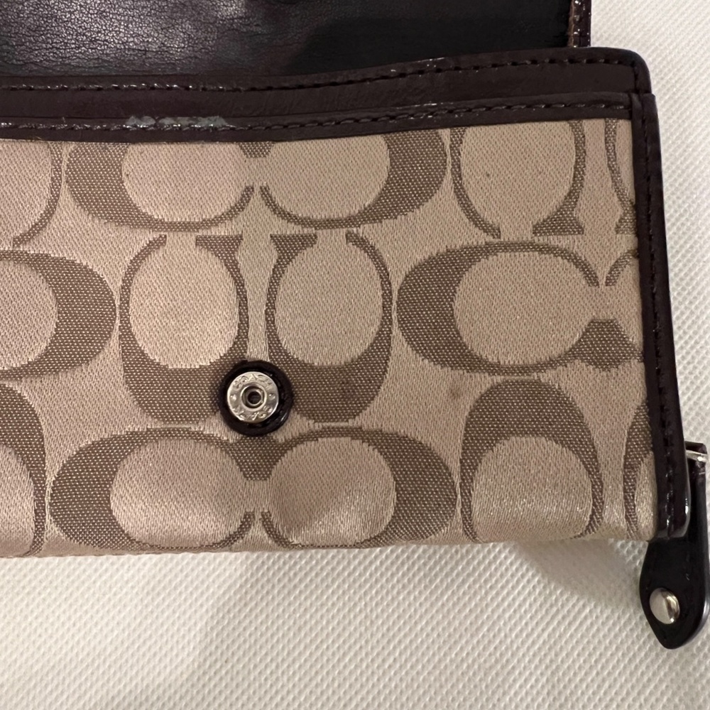 Coach Mini Signature Wallet - Picture 5 of 5